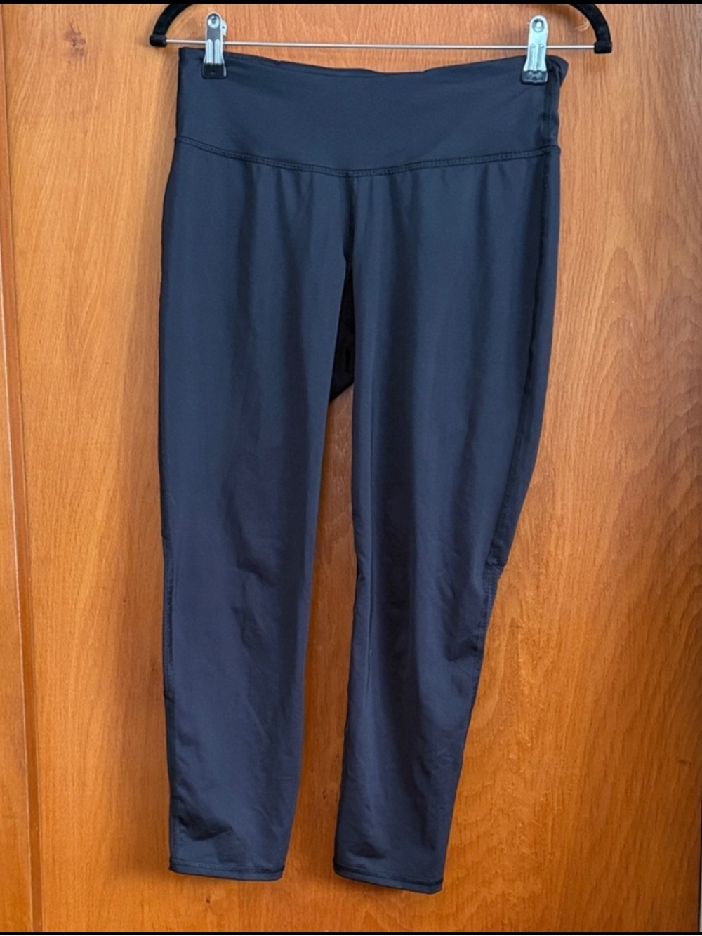 Old Navy Active Go-Dry Capri